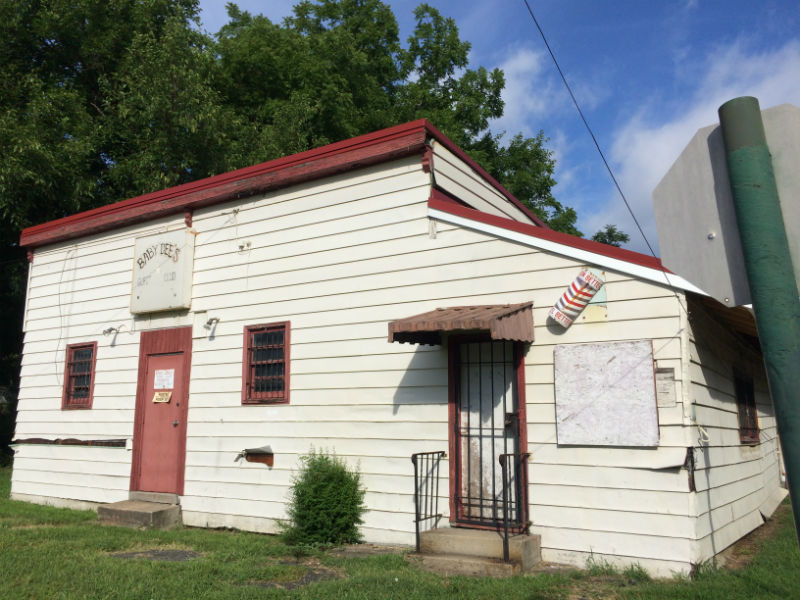 Heritage Fund Highlight: Historic Sign Recreation at Sis’s Tavern