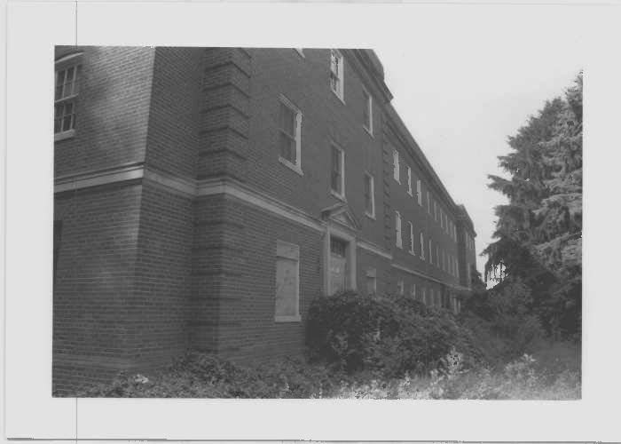 Image of Employee Building at Glenn Dale Hospital at main elevation