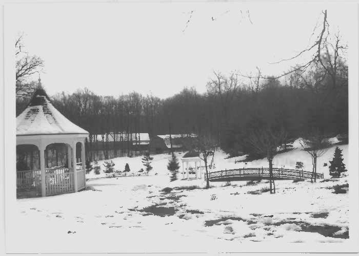 Stemmer House, garden structures