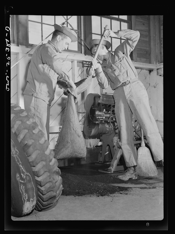 Image of workers at Holabird ordnance depot in Baltimore in 1943