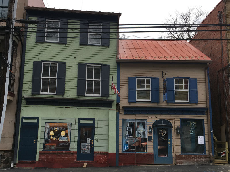 Storefront murals on Main Street in Ellicott City, 2017.