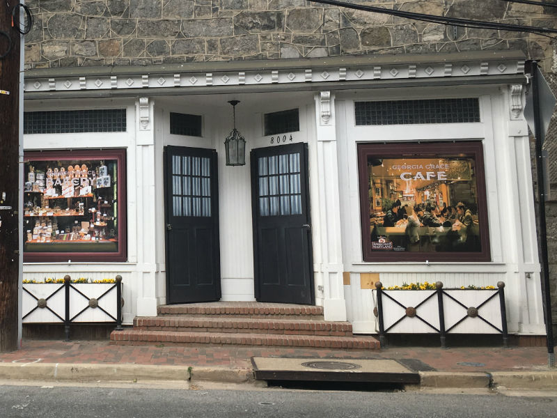 Mural by Edward Williams in Ellicott City, 2017.