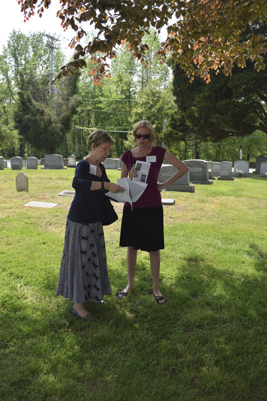 Attendees sharing information, 2017.