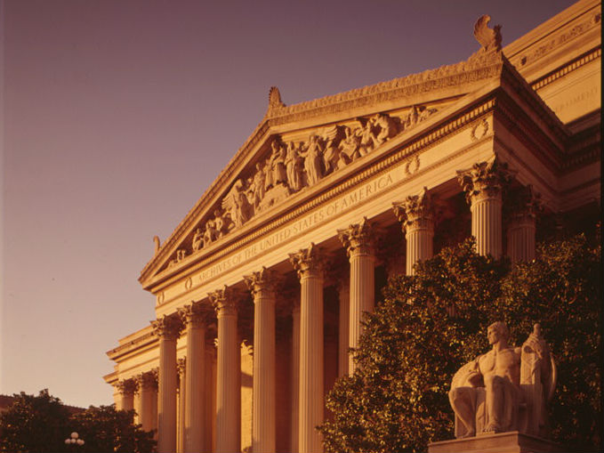 National Archives and Records Administration, DC, 1976. Photo from the Library of Congress.