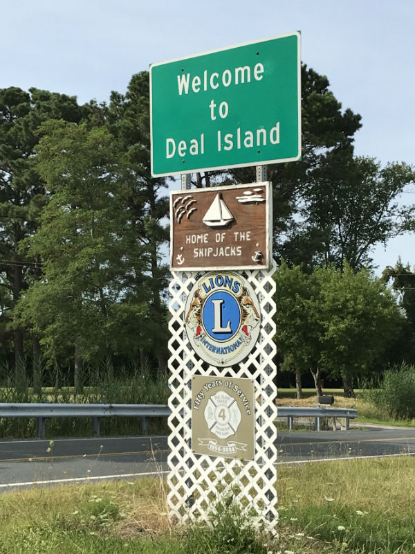 deal-island-sign-2018