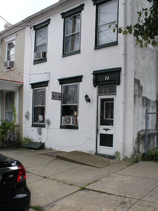 Grinage tourist home and photography studio in Frederick, MD. Photo by Anne Bruder.