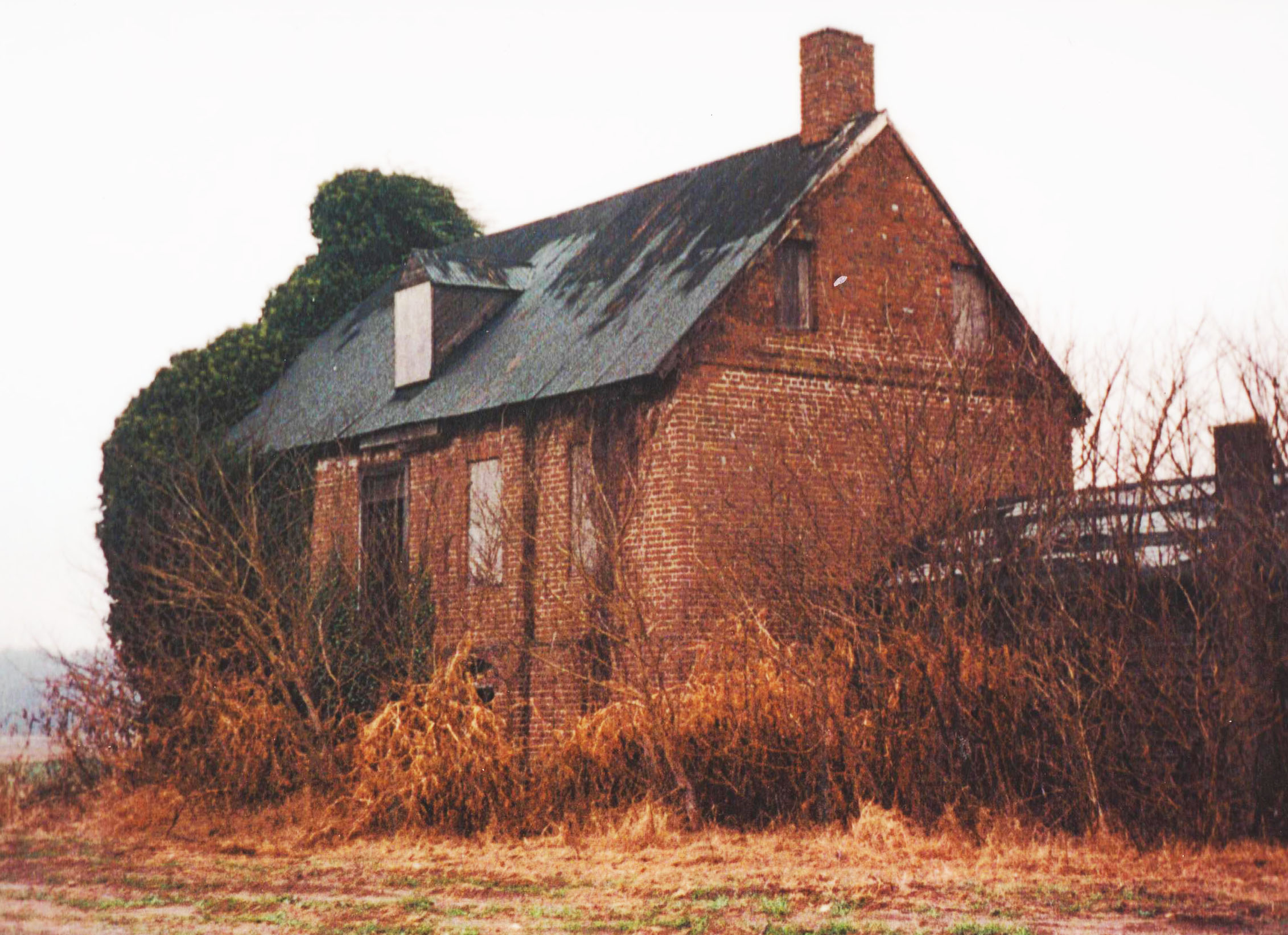 Handsell House Prior to Restoration ca. 2003 | Image Credit: Restore Handsell