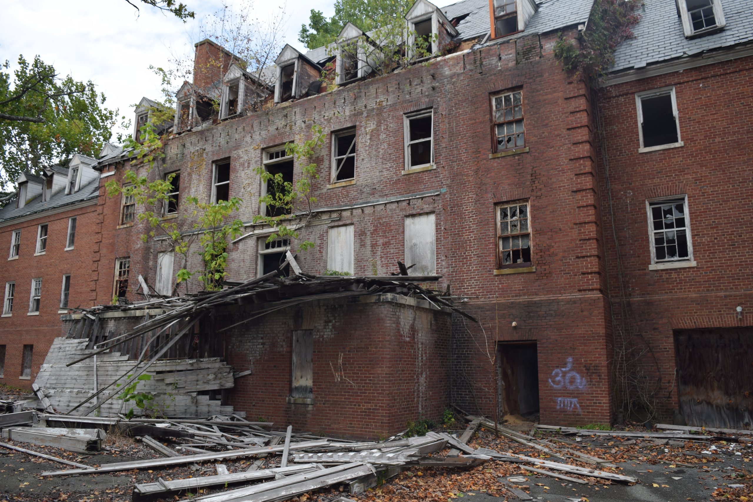 A building on the campus of Glenn Dale Hospital. The Glenn Dale Tuberculosis Hospital and Sanitarium was founded in 1934, but closed in 1981. It was selected as a Preservation Maryland Six-to-Fix site in 2015.