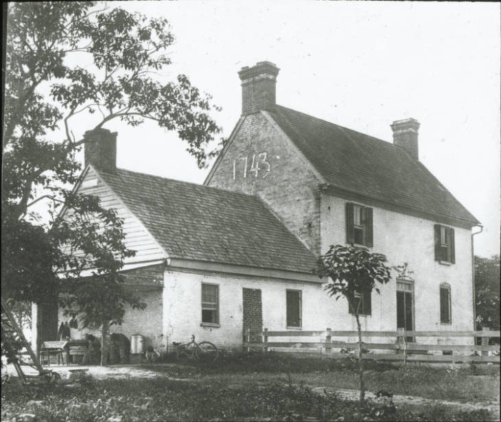 Caulks Field House